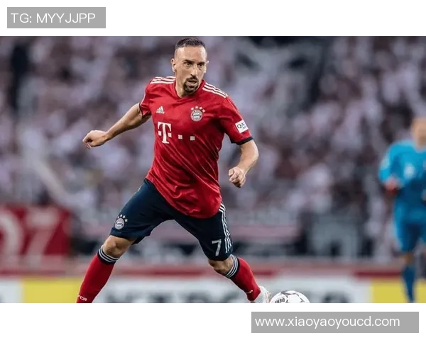 足球球星穿搭解析 揭秘赛场外时尚风采与球员个性表现