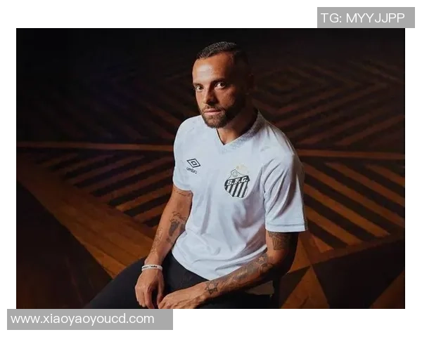 身穿32号球衣的足球明星是谁 他在赛场上的表现如何